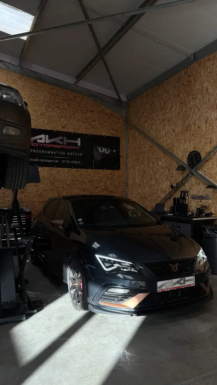 Cupra Leon noire